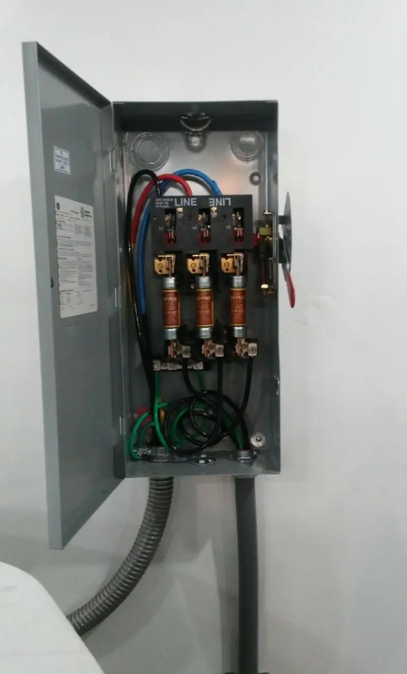 Three-phase disconnect switch installed for Smoke Detector Installation in Boone